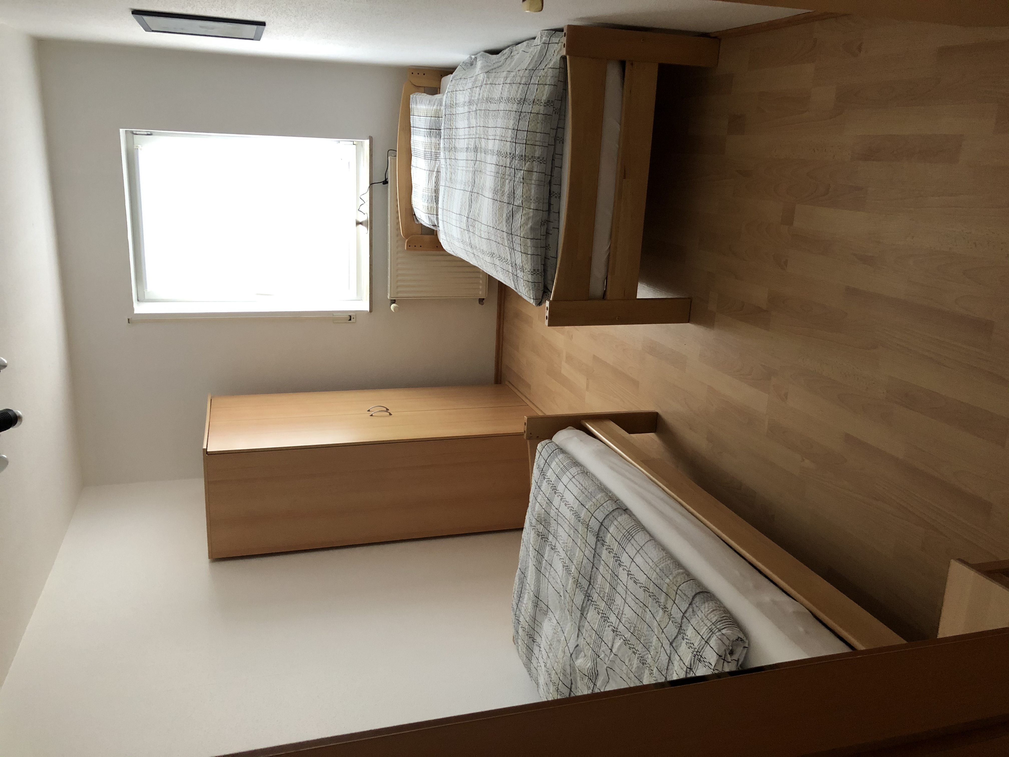 Schlafzimmer mit zwei Betten