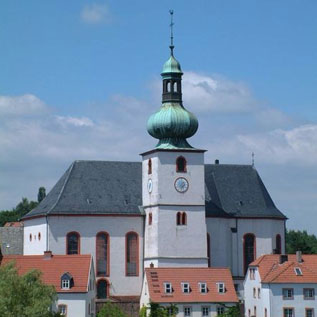 Blick auf die Pfarrkirche Stephan