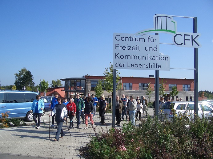 Wandergruppe vorm CFK